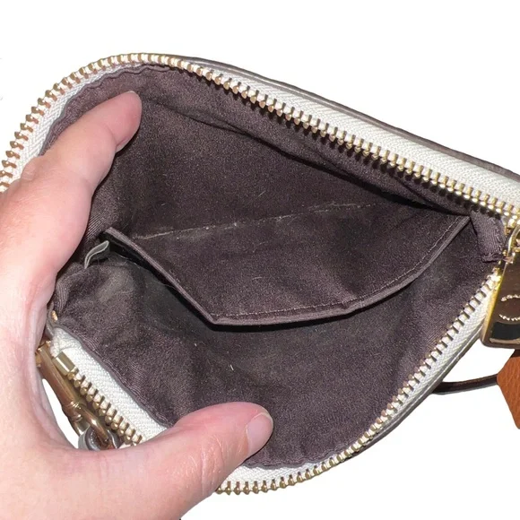 COACH Pebbled Leather Minnie Mouse Kitt Messenger Crossbody With Patches - Picture 11 of 16